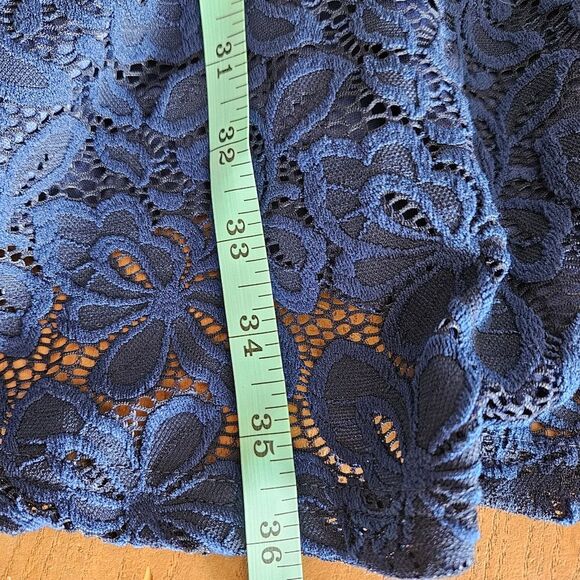 NWT HYLING  Elegant Navy Lace Off-Shoulder Dress – Medium | NWT | Parties Events - Picture 4 of 7